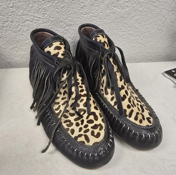 L&B Lucky & Blessed Slip On Moccisan Leather Fringe with Leopard cowhide Size 9 - Picture 2 of 7